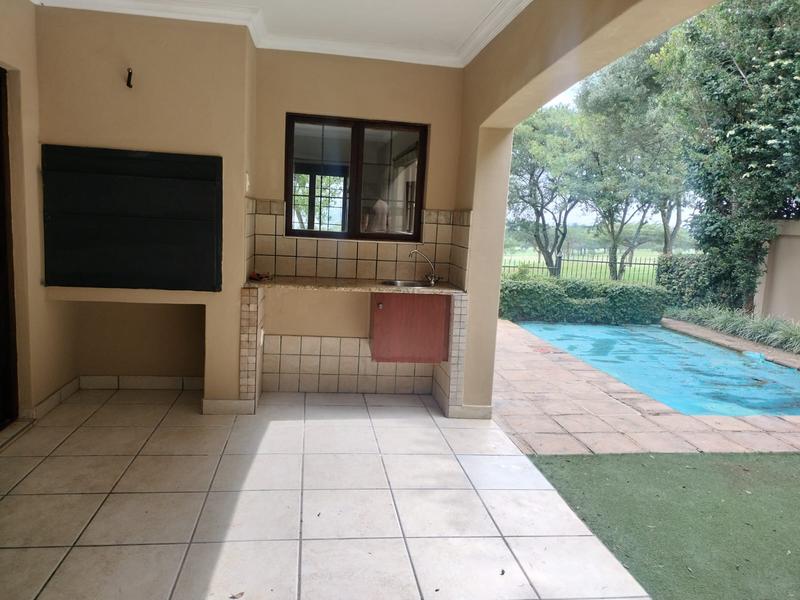 To Let 4 Bedroom Property for Rent in Waterkloof A H Gauteng