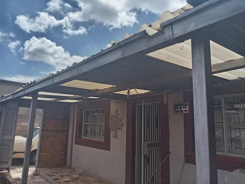 2 Bedroom Property for Sale in Dhlamini Gauteng