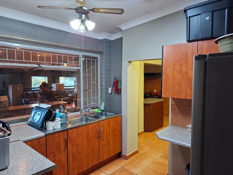 4 Bedroom Property for Sale in Mountain View Gauteng