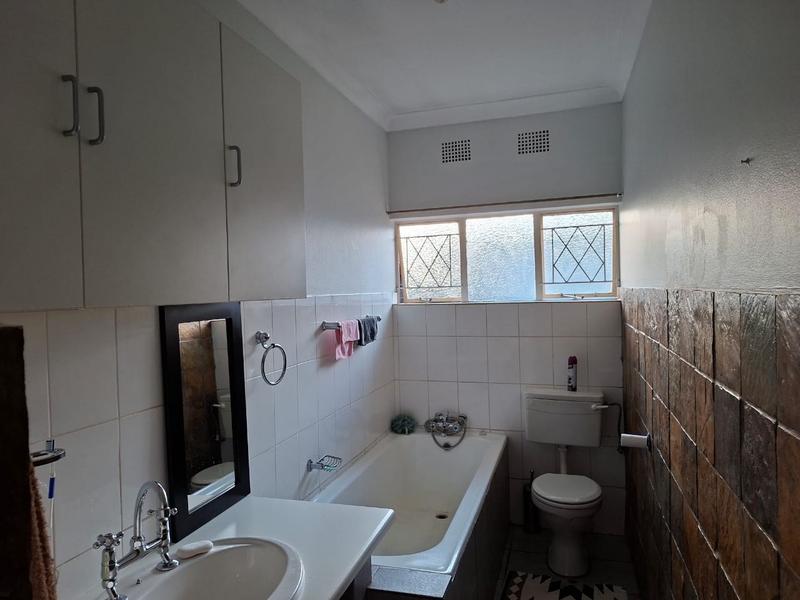 4 Bedroom Property for Sale in Mountain View Gauteng