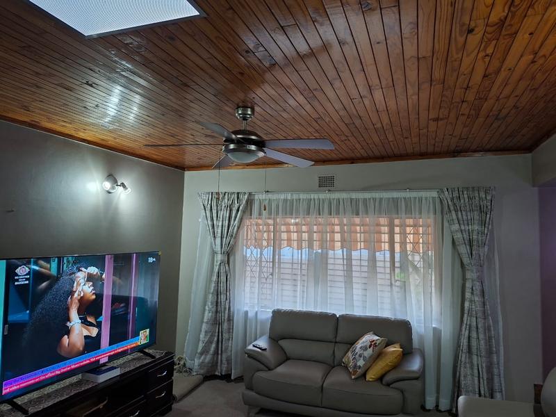 4 Bedroom Property for Sale in Mountain View Gauteng