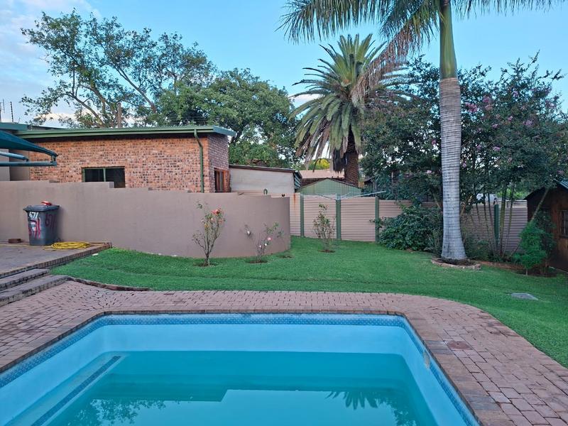 4 Bedroom Property for Sale in Mountain View Gauteng