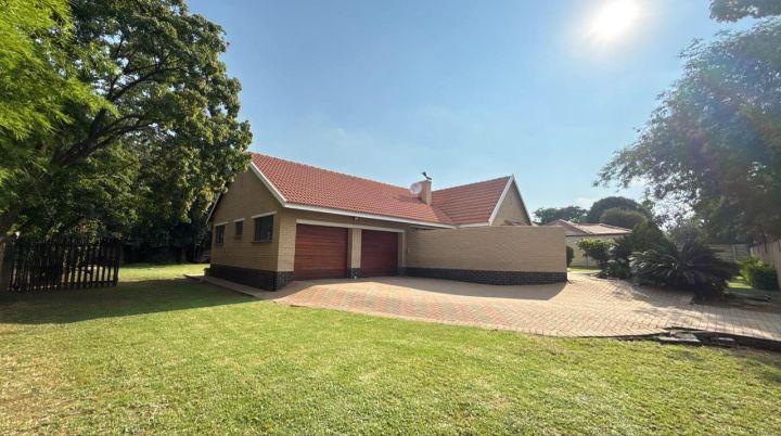 4 Bedroom Property for Sale in Brackenhurst Gauteng