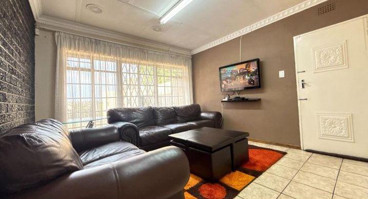4 Bedroom Property for Sale in Brackenhurst Gauteng