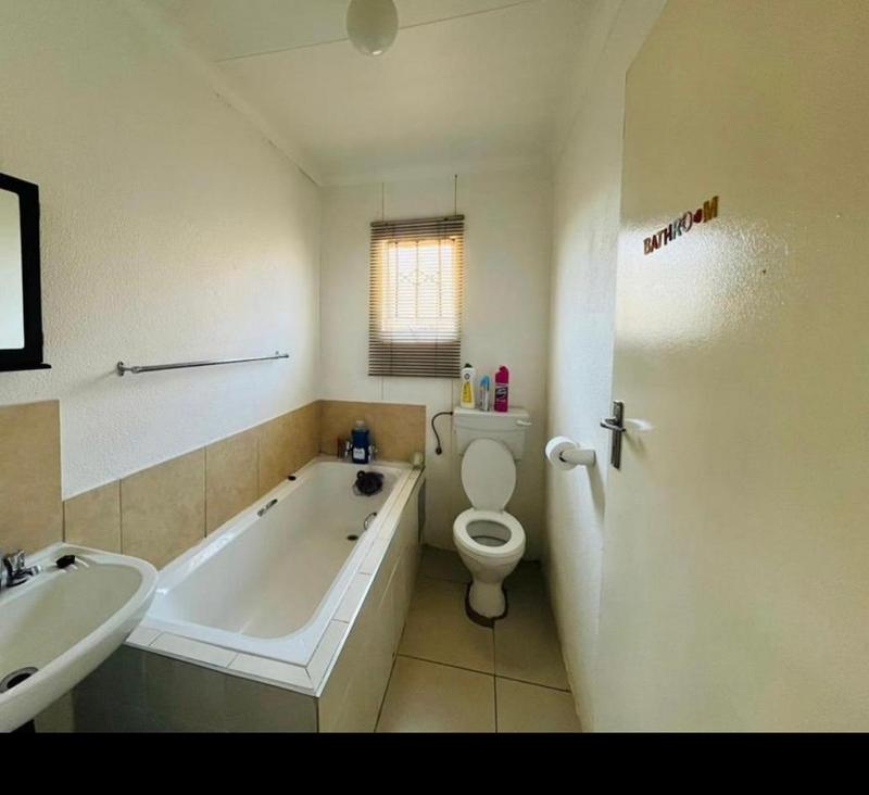 3 Bedroom Property for Sale in Windmill Park Gauteng