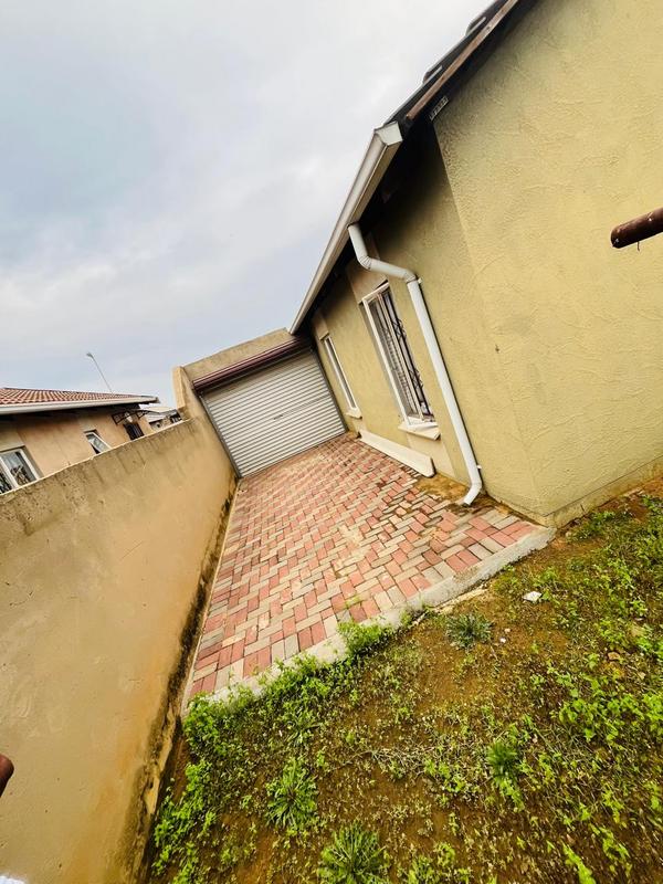 3 Bedroom Property for Sale in Windmill Park Gauteng