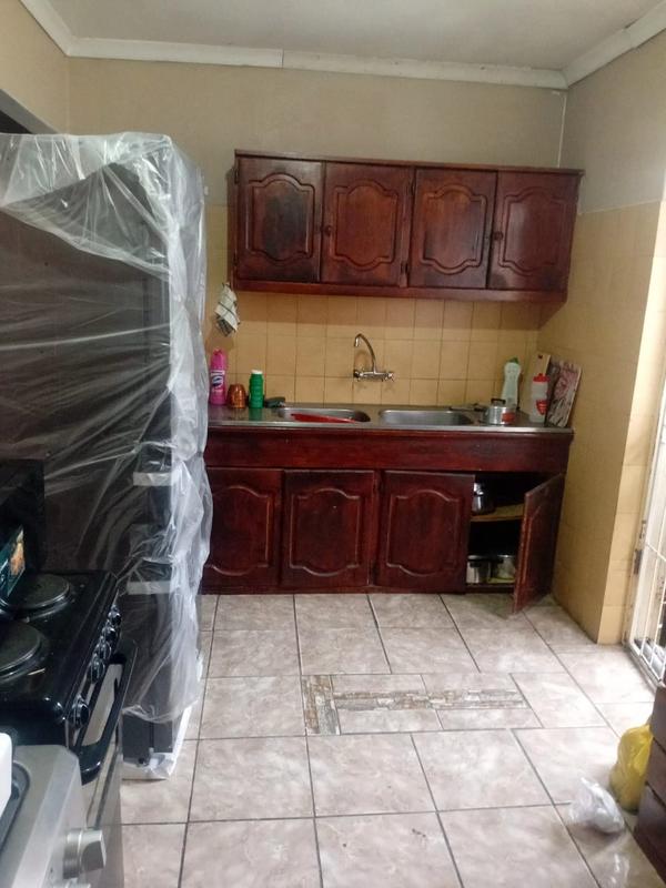 6 Bedroom Property for Sale in Rhodesfield Gauteng