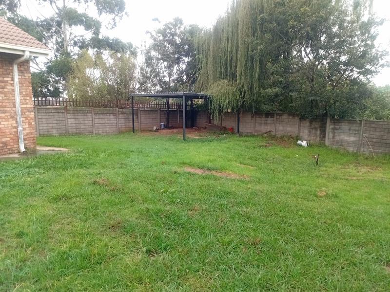 6 Bedroom Property for Sale in Rhodesfield Gauteng