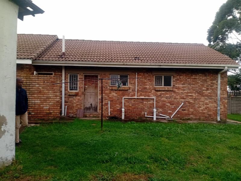 6 Bedroom Property for Sale in Rhodesfield Gauteng