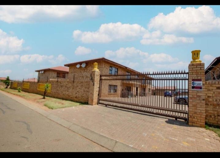 12 Bedroom Property for Sale in Lenasia South Gauteng