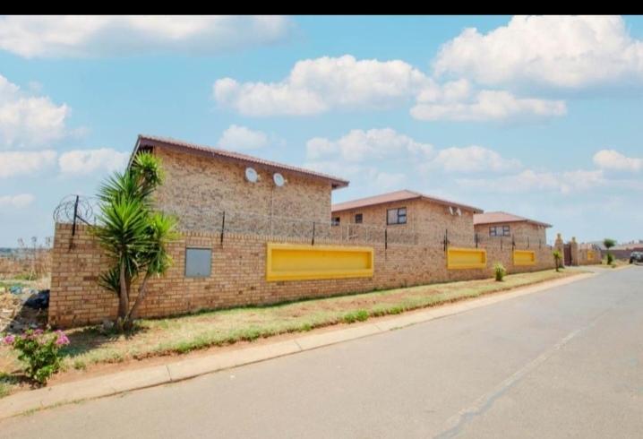 12 Bedroom Property for Sale in Lenasia South Gauteng