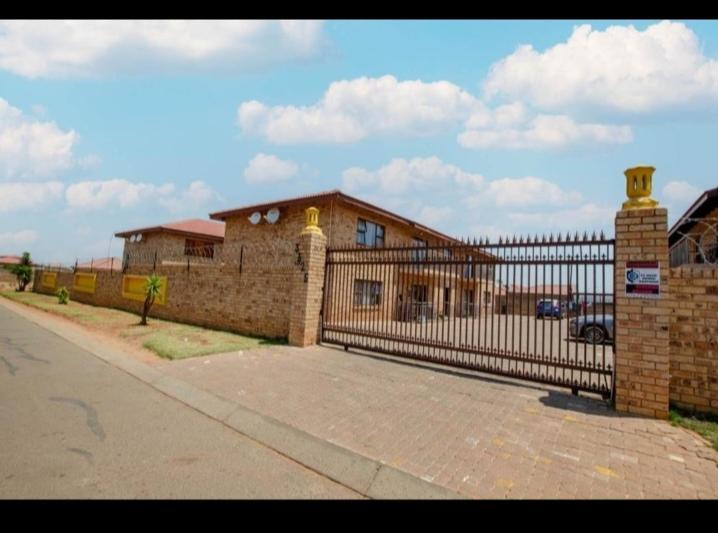 12 Bedroom Property for Sale in Lenasia South Gauteng