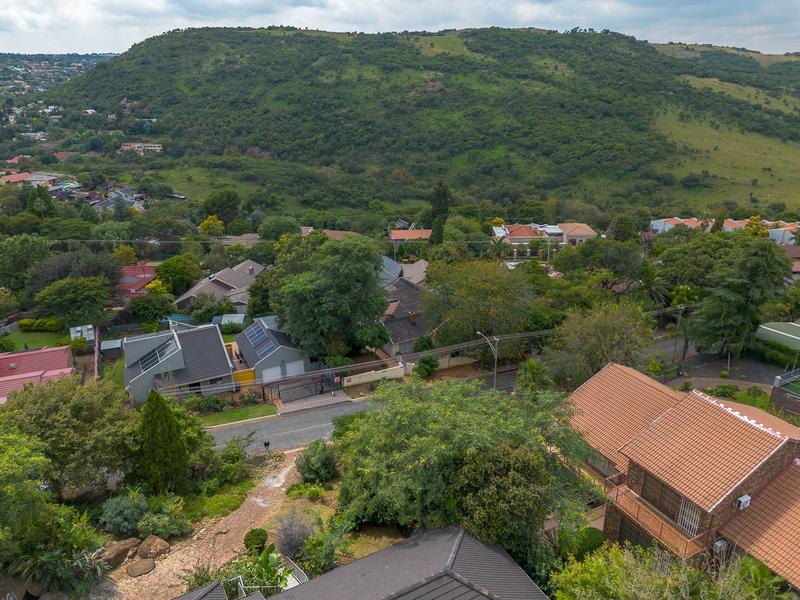 4 Bedroom Property for Sale in Mondeor Gauteng
