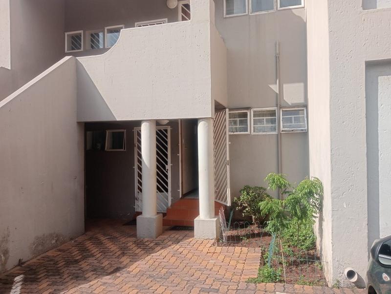 2 Bedroom Property for Sale in Oakdene Gauteng