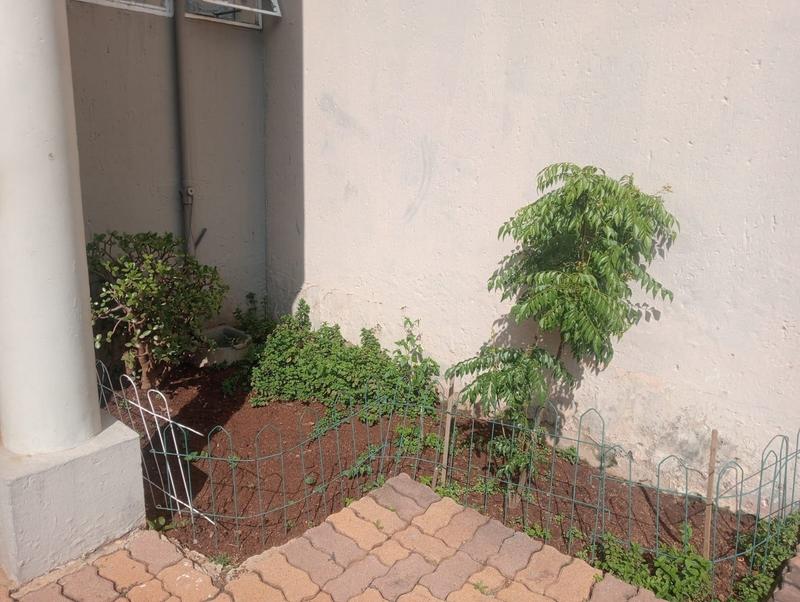 2 Bedroom Property for Sale in Oakdene Gauteng