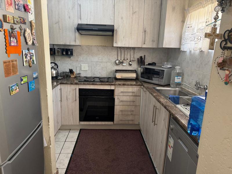 2 Bedroom Property for Sale in Oakdene Gauteng