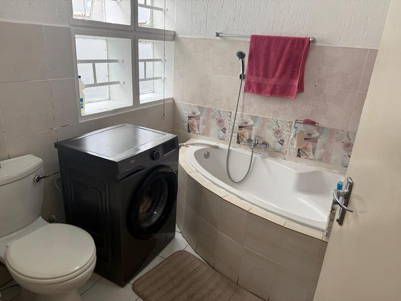 2 Bedroom Property for Sale in Oakdene Gauteng