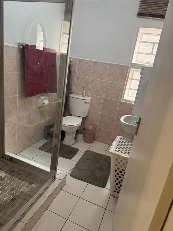 2 Bedroom Property for Sale in Oakdene Gauteng