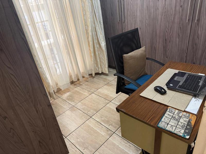 2 Bedroom Property for Sale in Oakdene Gauteng