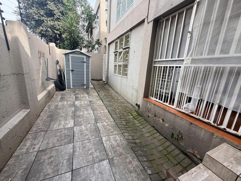 2 Bedroom Property for Sale in Oakdene Gauteng