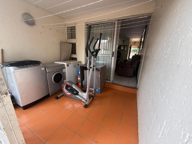 2 Bedroom Property for Sale in Oakdene Gauteng