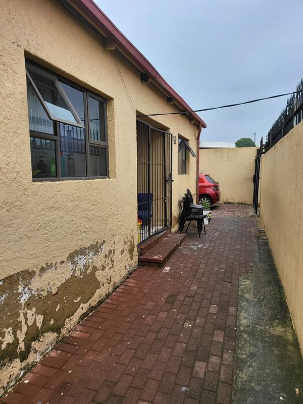 9 Bedroom Property for Sale in Regents Park Gauteng