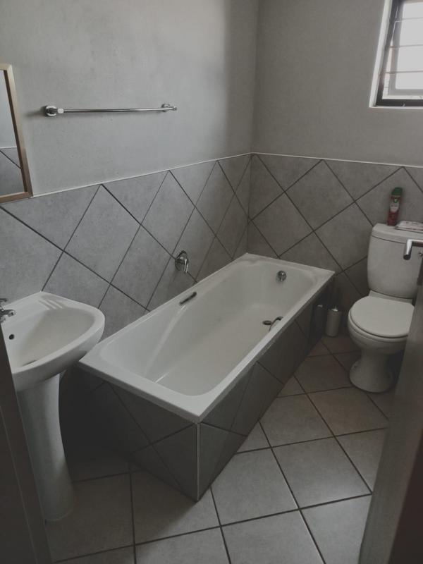 To Let 3 Bedroom Property for Rent in Elandspoort Gauteng