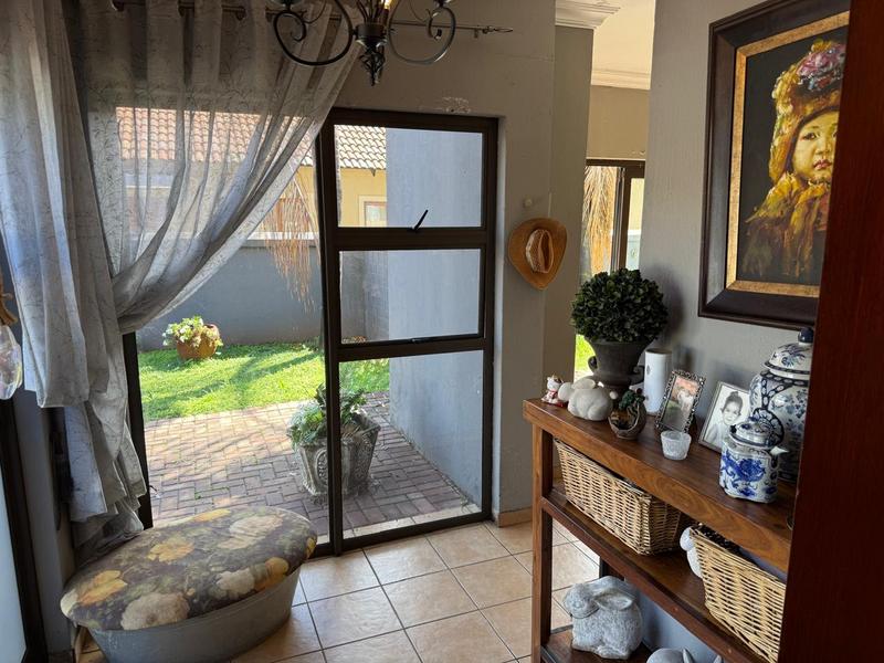 3 Bedroom Property for Sale in Raslouw Manor Gauteng