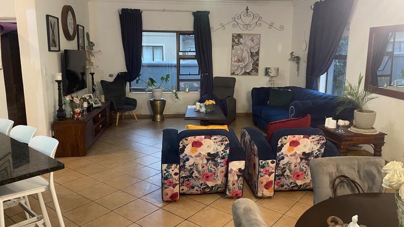 3 Bedroom Property for Sale in Raslouw Manor Gauteng