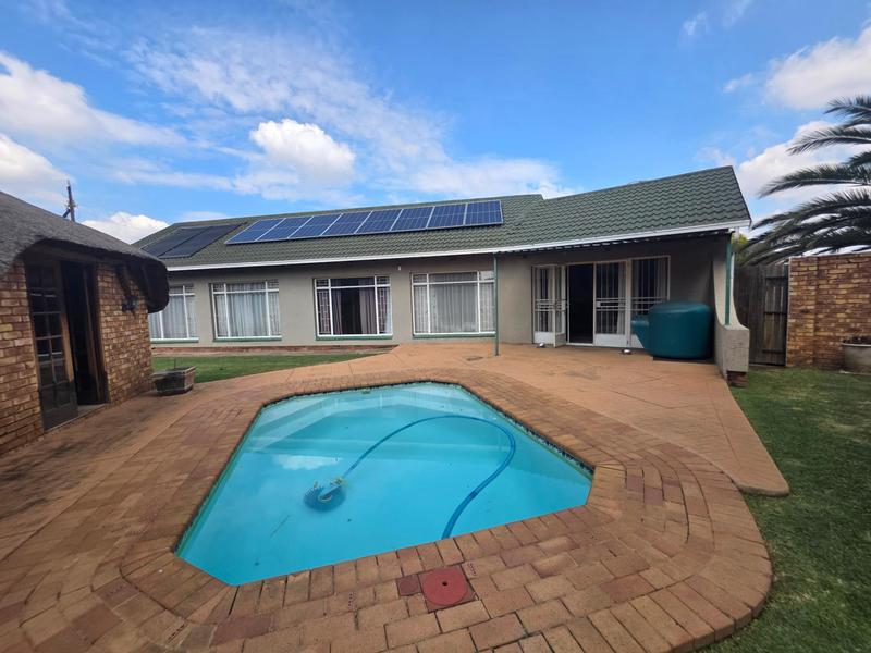 4 Bedroom Property for Sale in Elspark Gauteng