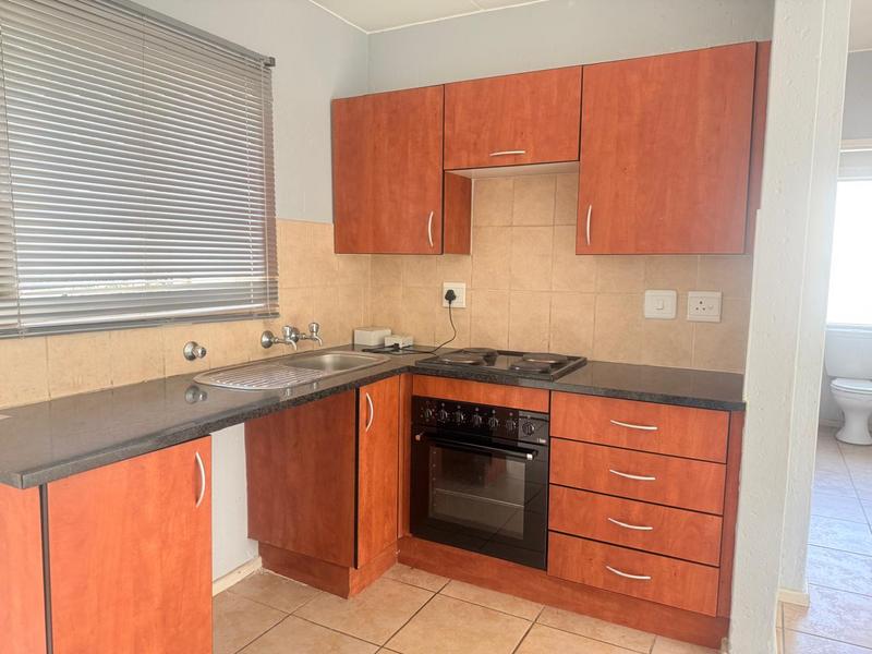 2 Bedroom Property for Sale in Klippoortjie Gauteng