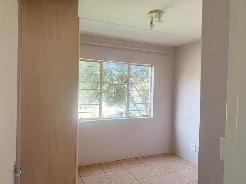 2 Bedroom Property for Sale in Klippoortjie Gauteng