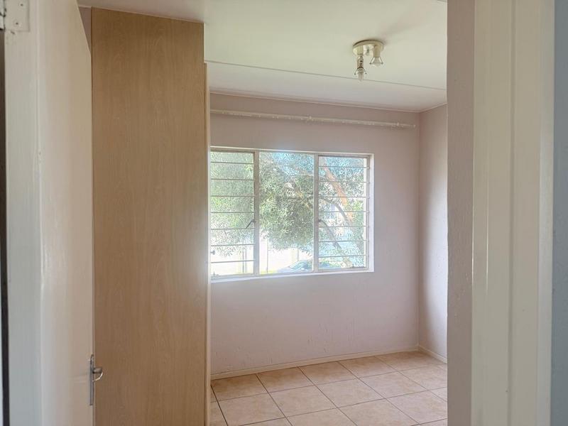 2 Bedroom Property for Sale in Klippoortjie Gauteng