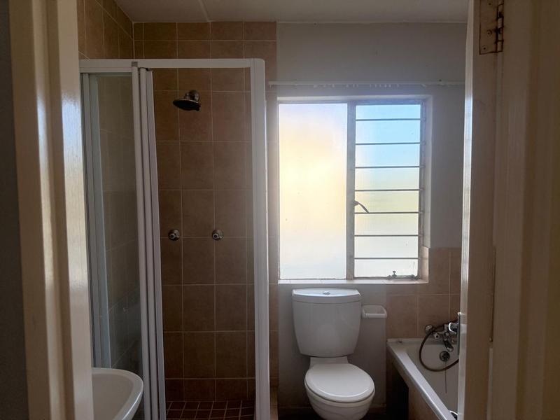 2 Bedroom Property for Sale in Klippoortjie Gauteng