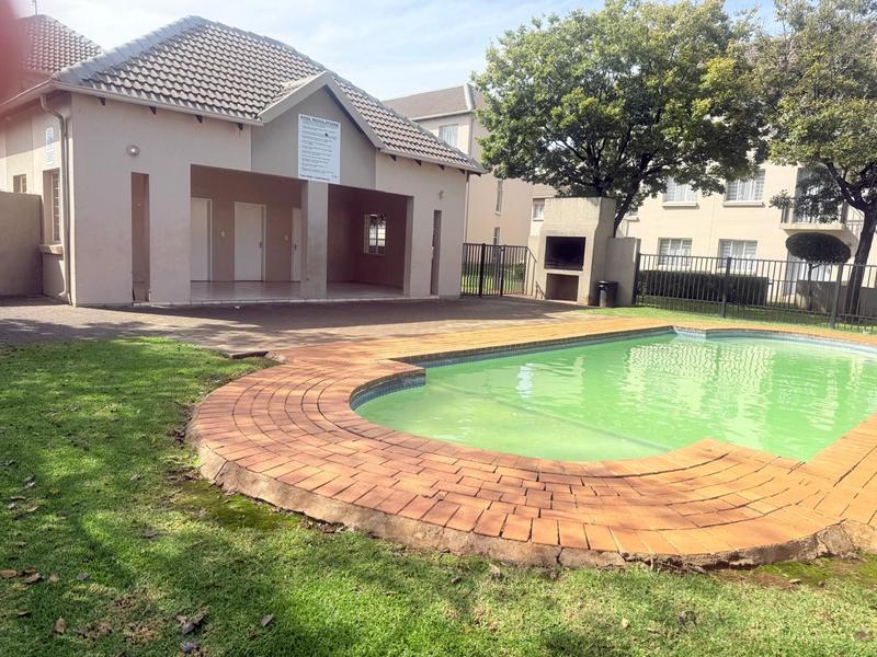 2 Bedroom Property for Sale in Klippoortjie Gauteng