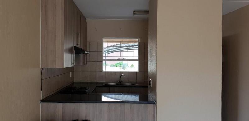 To Let 3 Bedroom Property for Rent in Vorna Valley Gauteng