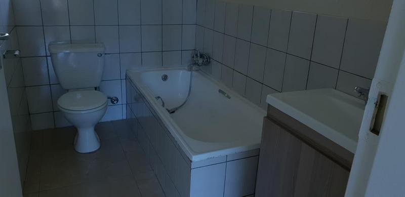To Let 3 Bedroom Property for Rent in Vorna Valley Gauteng