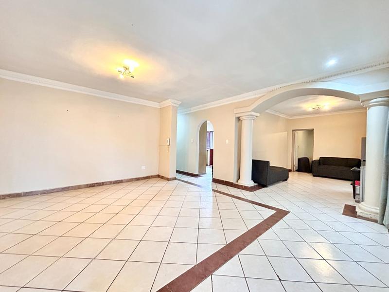 4 Bedroom Property for Sale in Garsfontein Gauteng