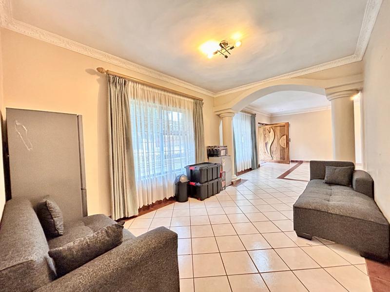 4 Bedroom Property for Sale in Garsfontein Gauteng