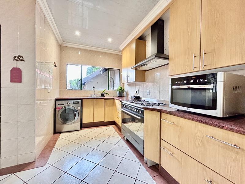 4 Bedroom Property for Sale in Garsfontein Gauteng