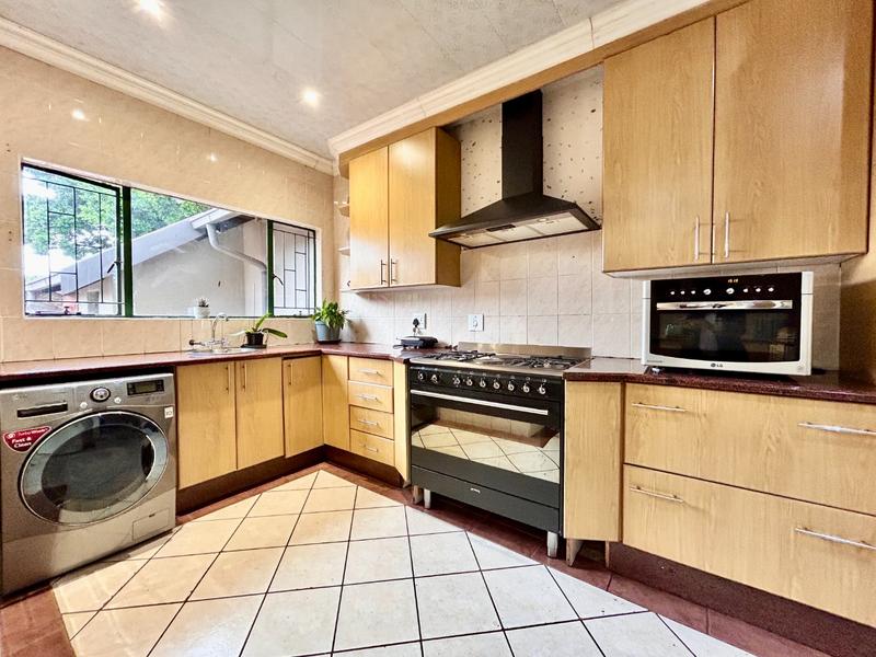 4 Bedroom Property for Sale in Garsfontein Gauteng