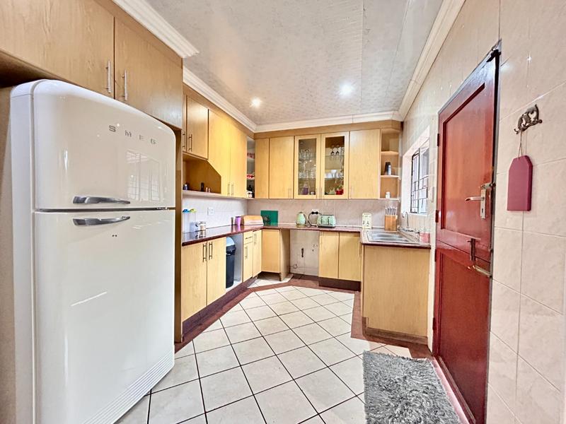 4 Bedroom Property for Sale in Garsfontein Gauteng