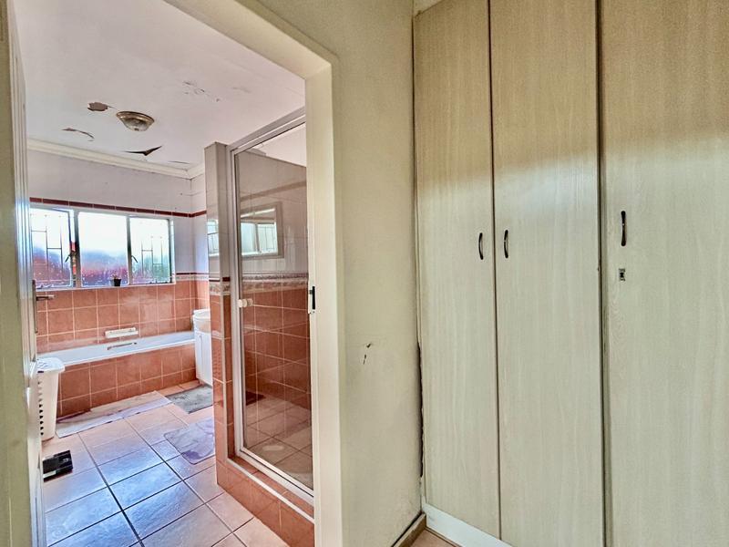 4 Bedroom Property for Sale in Garsfontein Gauteng