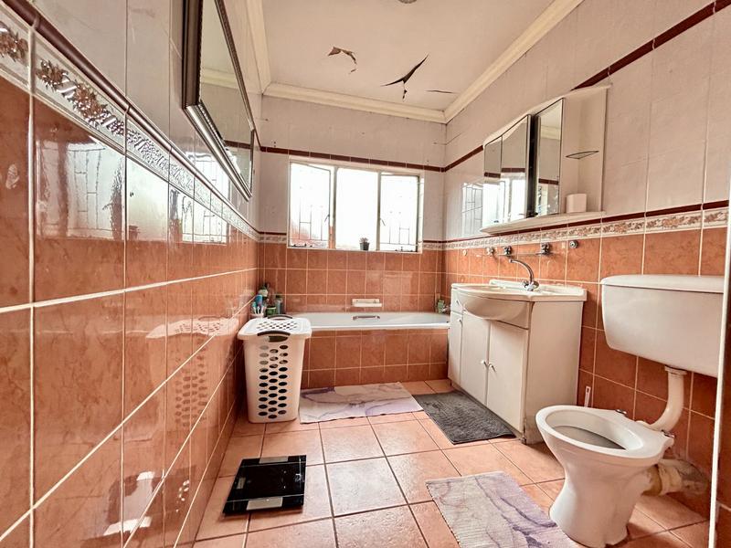 4 Bedroom Property for Sale in Garsfontein Gauteng