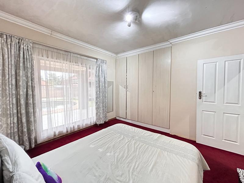 4 Bedroom Property for Sale in Garsfontein Gauteng
