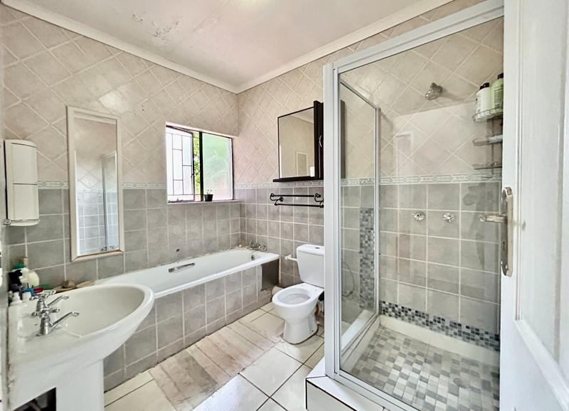 4 Bedroom Property for Sale in Garsfontein Gauteng