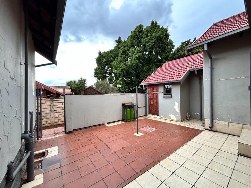 4 Bedroom Property for Sale in Garsfontein Gauteng