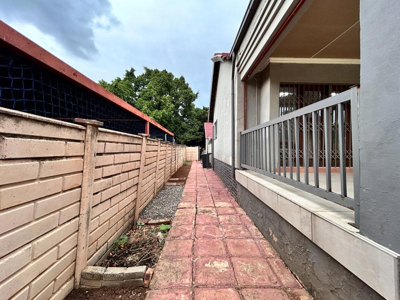 4 Bedroom Property for Sale in Garsfontein Gauteng