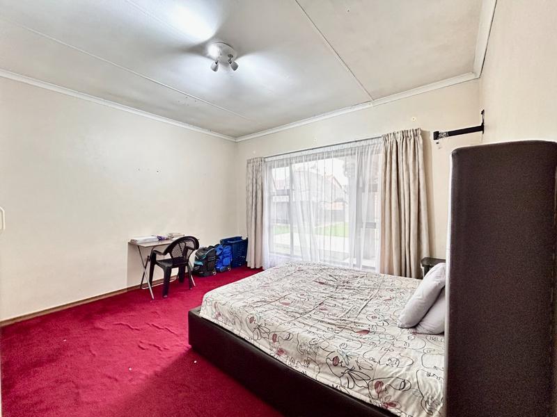 4 Bedroom Property for Sale in Garsfontein Gauteng