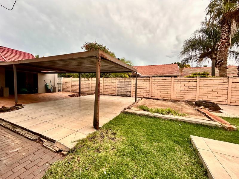 4 Bedroom Property for Sale in Garsfontein Gauteng
